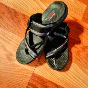 Women's Skechers reggae sandals. Super comfortable size 7